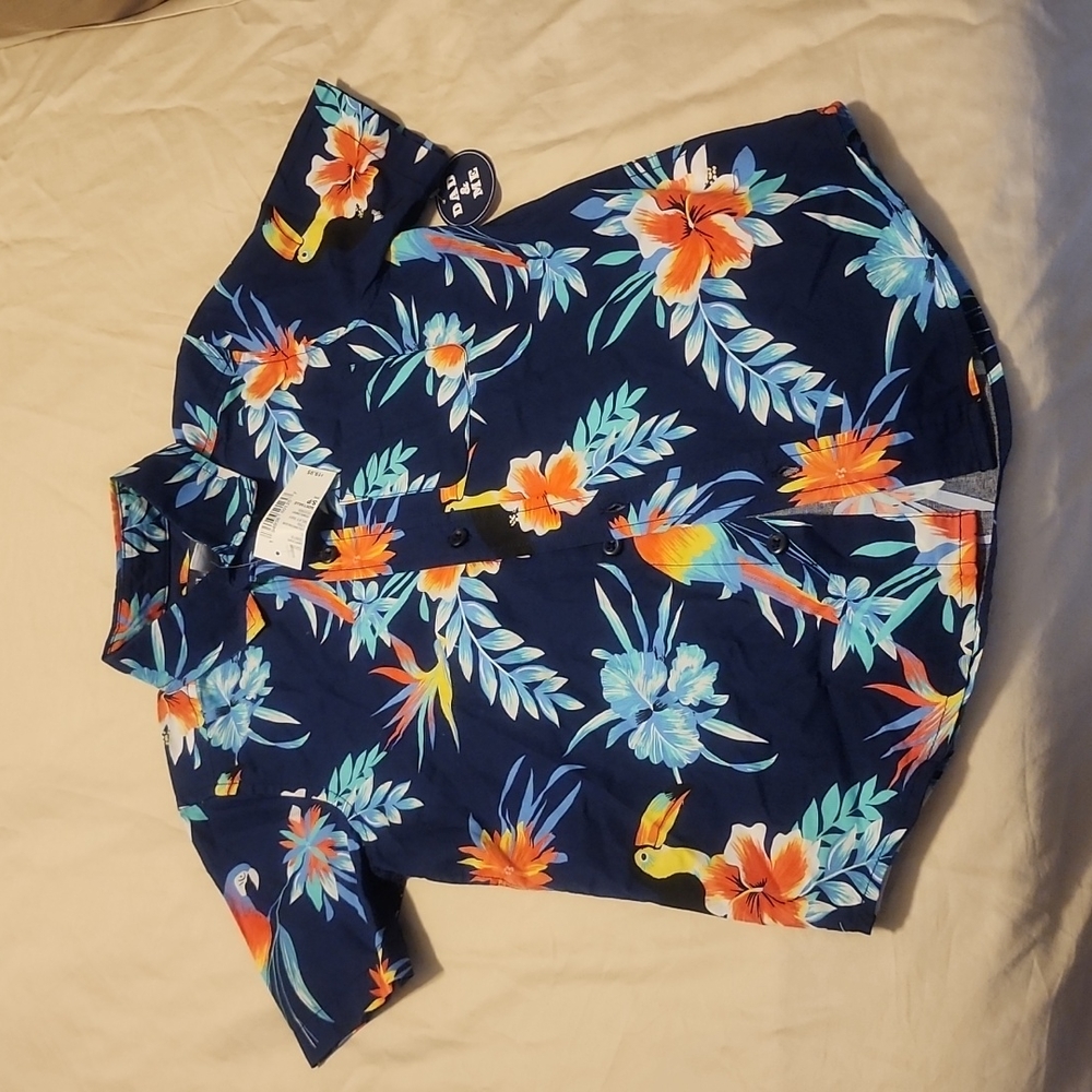 Boys size S Hawaiian shirt